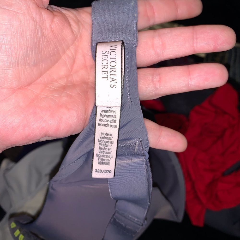 Victoria’s Secret T-Shirt Lightly Lined Wireless Bra *Gray with LOGO straps 32D​ - Picture 3 of 3